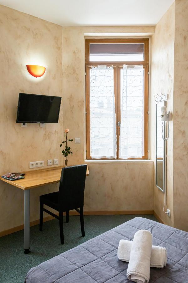 Hotel De La Gare Latresne Eksteriør billede